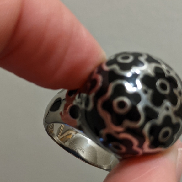 MOD🔥 Statement Ring - Picture 9 of 10